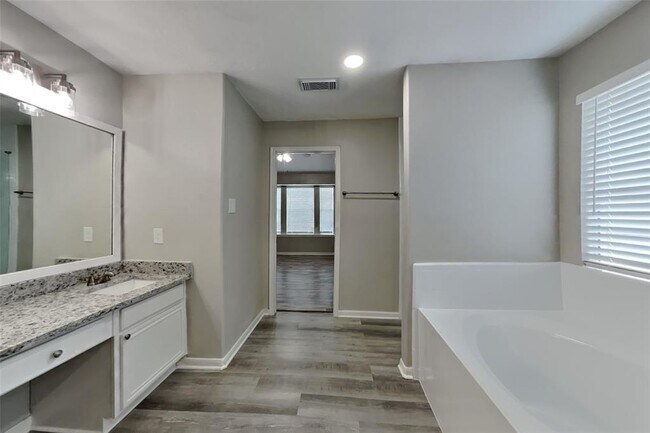 Building Photo - 6611 Barker Bend Ln