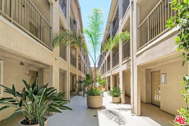 Building Photo - 1401 Lomita Blvd