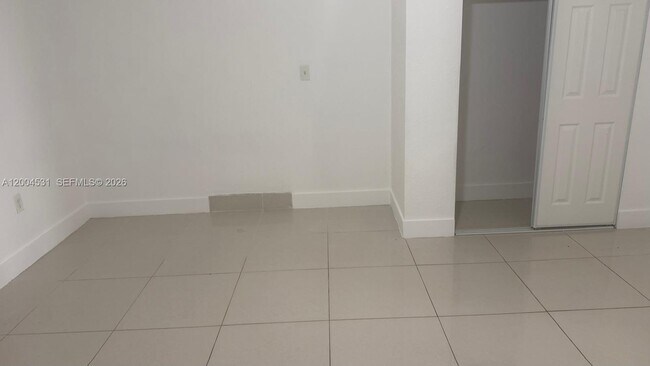 Building Photo - 1800 NW 18th Terrace