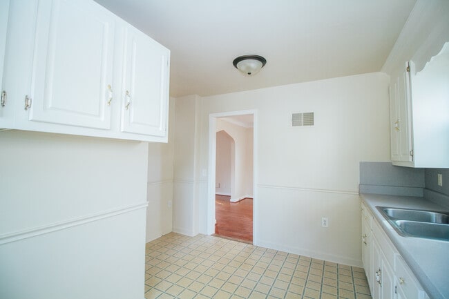 Building Photo - 4132 Berwick Ave