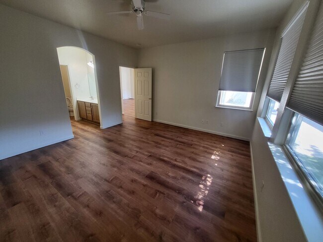 Building Photo - 1267 Quail Run Dr