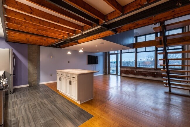 Building Photo - 156 Porter St