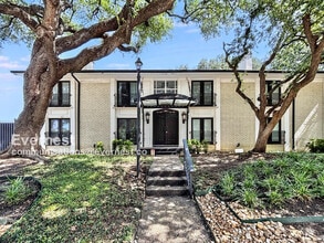 Building Photo - 7807 Meadow Park Dr