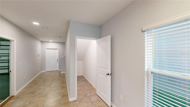 Building Photo - 17034 Yellow Pine St