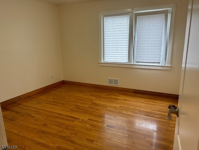 Building Photo - 15 Laurel Pl