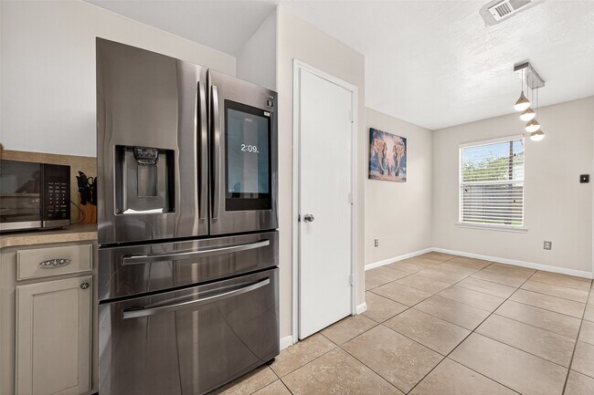 Building Photo - 2510 Fox Water Dr