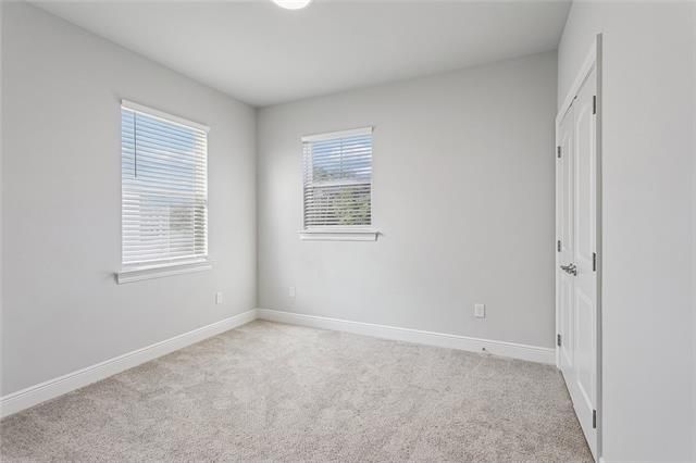 Building Photo - 1125 River Chase Dr