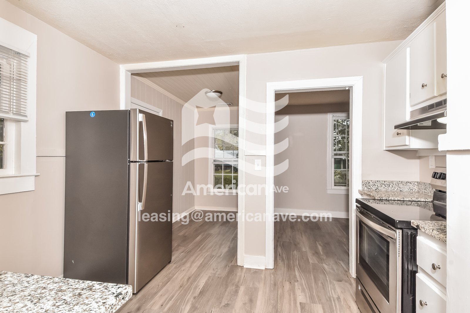 Building Photo - 2117 Roosevelt Dr