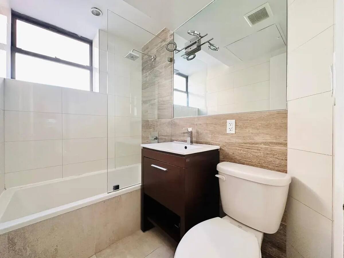 Building Photo - HDTV Room, Laundry, AC, 26 mins to Manhattan #510