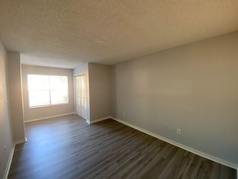 Building Photo - 5701 Gatlin Ave