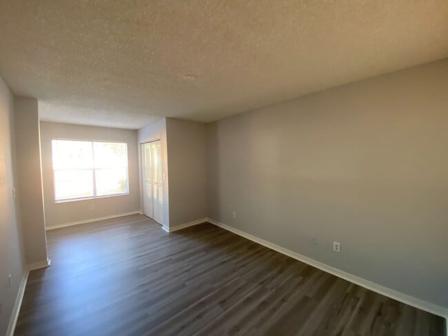 Building Photo - 5701 Gatlin Ave