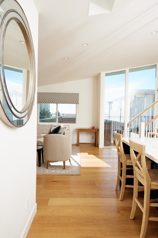 Building Photo - 14 Westwind St