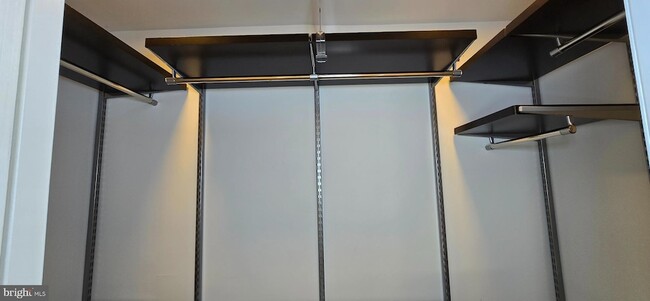 Building Photo - 7613 Locust Ln