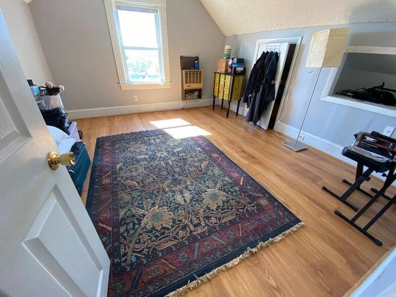 Building Photo - 2 Wachusett St