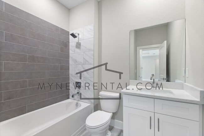 Building Photo - ONE MONTH FREE RENT! Modern, energy effici...