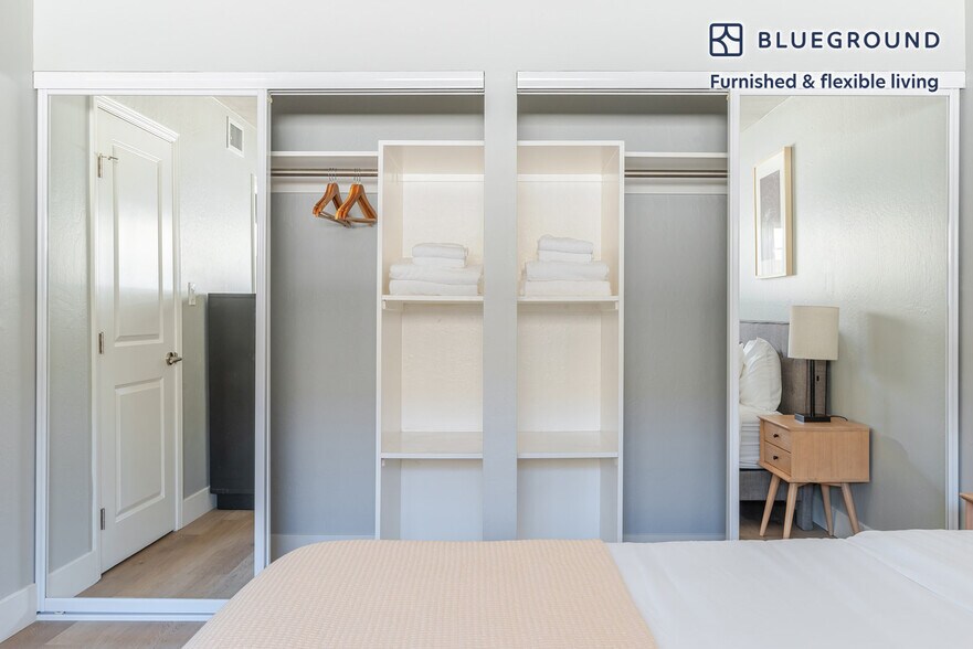 Building Photo - 848 Jordan Ave