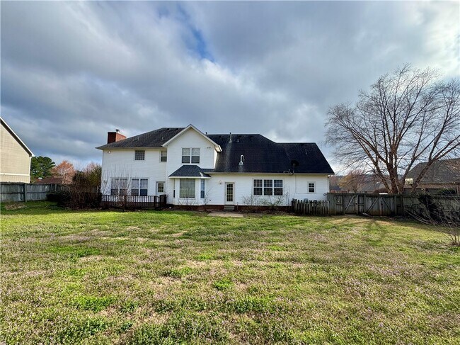 Building Photo - 3834 E Chadwick Dr