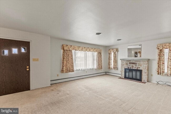 Building Photo - 1055 S Main St