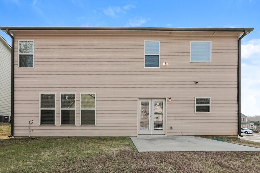 Building Photo - 825 Westmoreland Ln NE