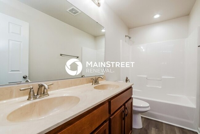 Building Photo - 4 Bedroom Pet-Friendly Home in Raleigh, NC with Main Street Renewal