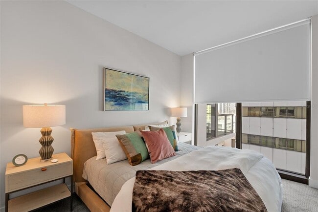 Building Photo - 301 1st St S