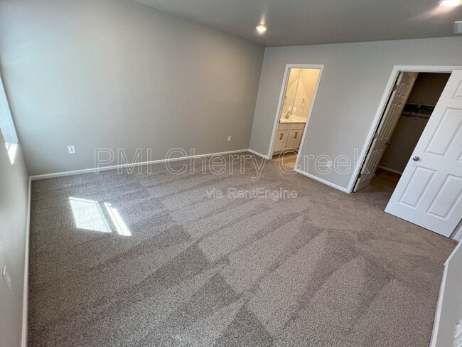 Building Photo - 741 N Tempe St