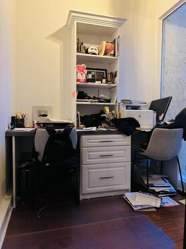 Building Photo - 659 W Terrylynn Pl