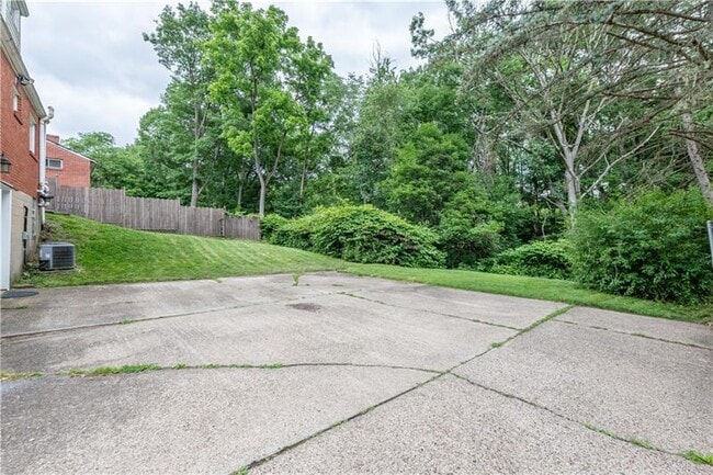 Building Photo - 1431 Lakeside Dr