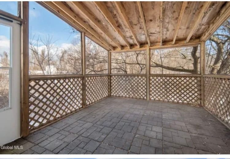 Building Photo - 40 Hanover Dr