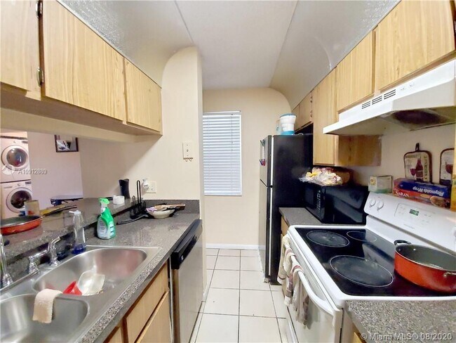 Building Photo - 2710 Forest Hills Blvd