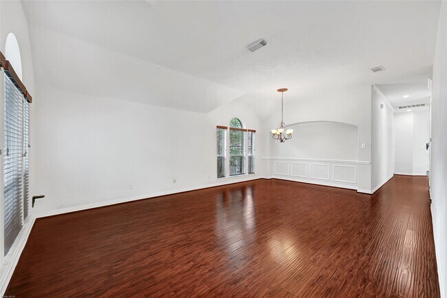 Building Photo - 10106 W Temple Dr
