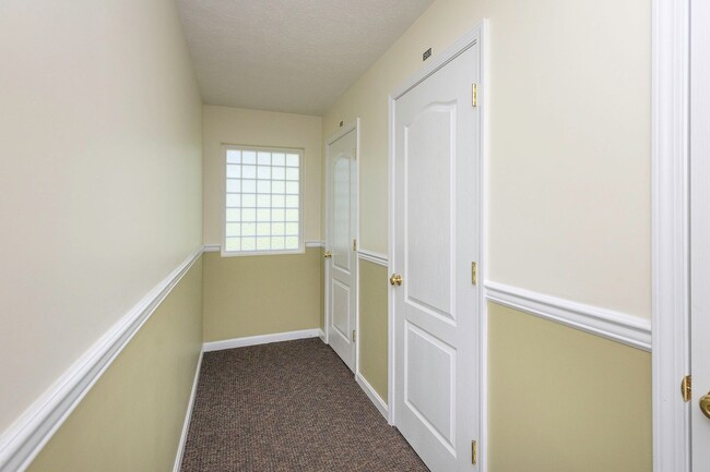 Building Photo - 9415 Magnolia Ridge Dr