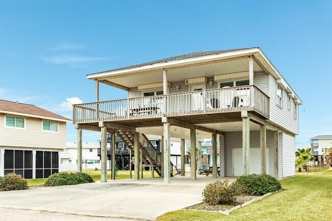Primary Photo - 23012 Verano Dr