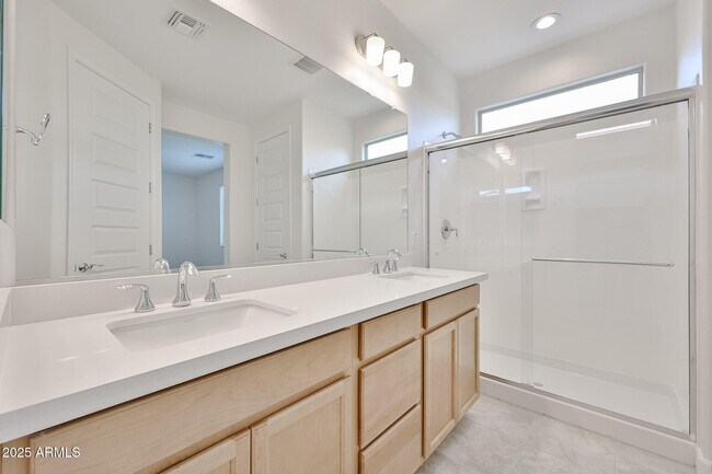 Building Photo - 8806 W Orange Dr