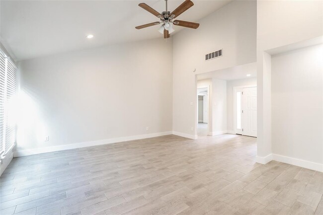 Building Photo - 4719 Hidden Springs Dr