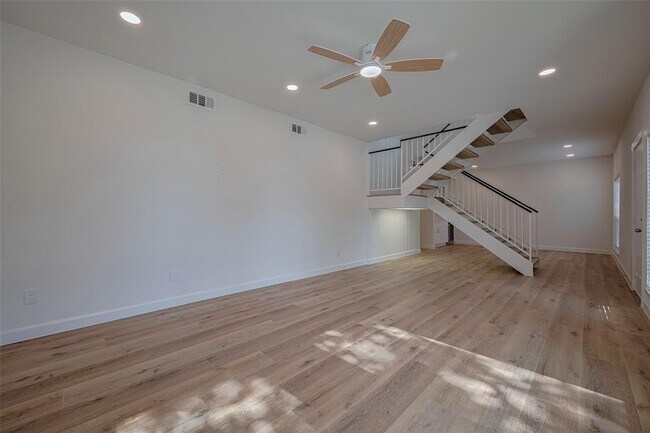 Building Photo - 1115 Augusta Dr