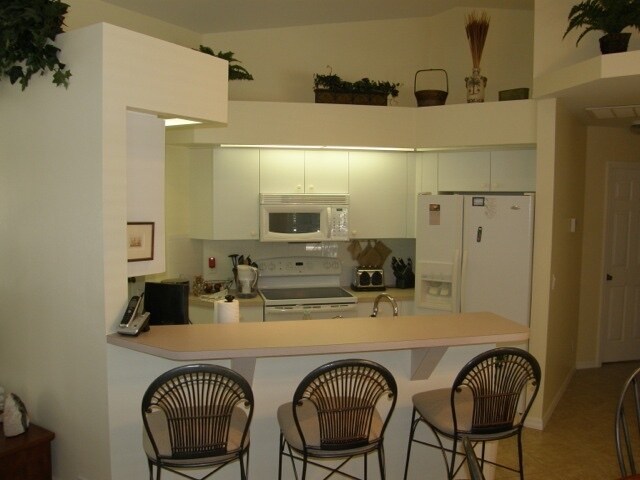 Building Photo - 4418 SW 25th Ave