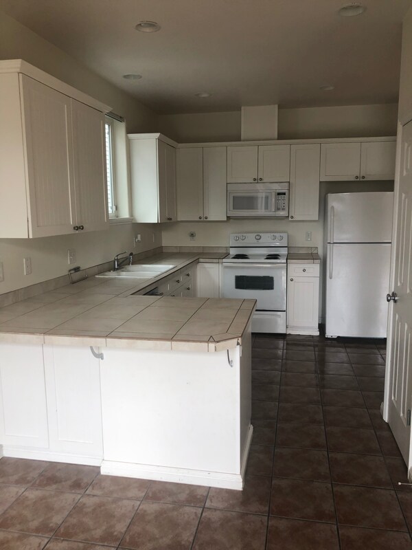 Building Photo - 4604 SE 21st Terrace