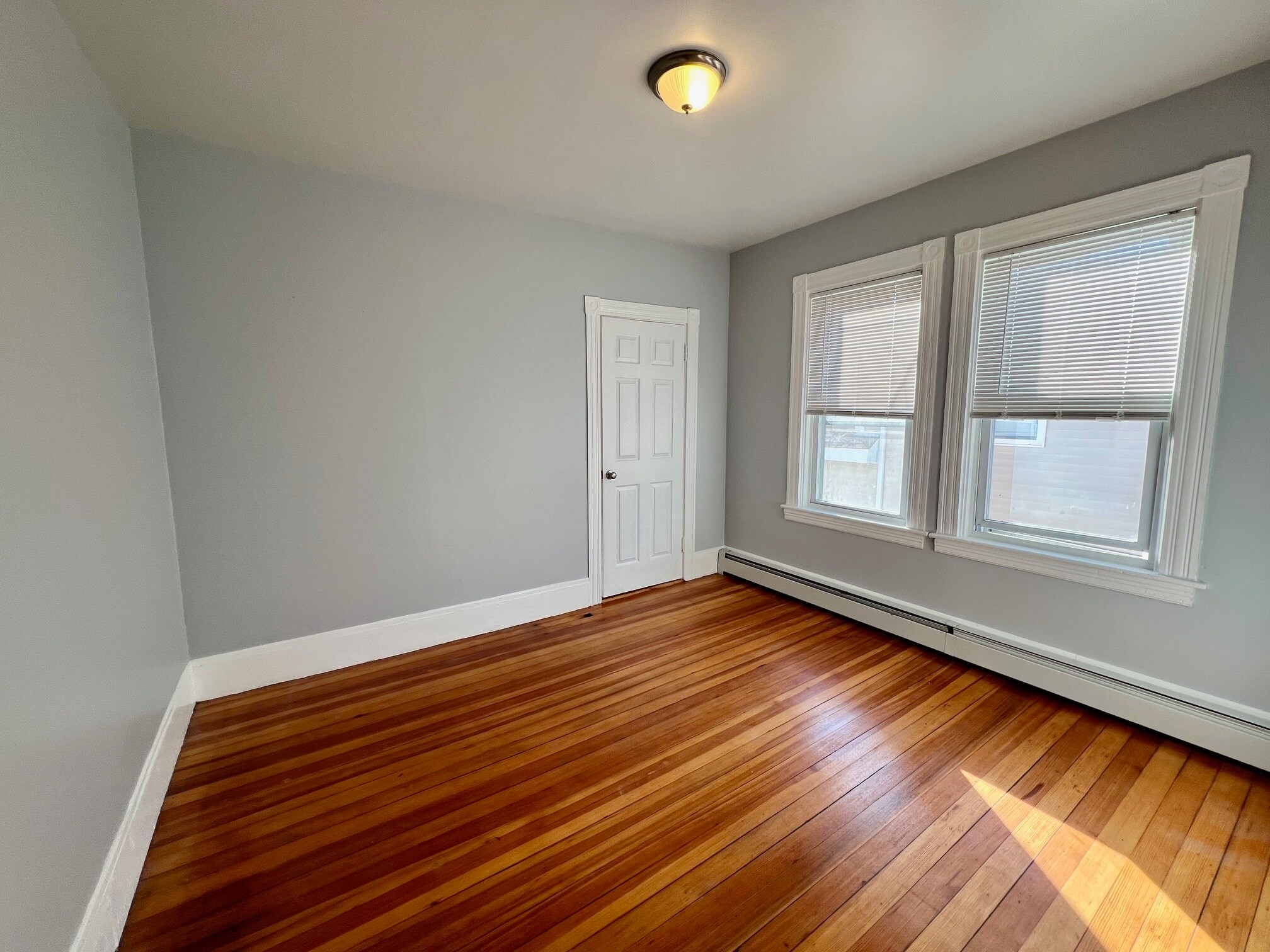 Building Photo - 31 Holman St