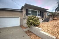 Building Photo - Charming 3bed/1bath in Hayward