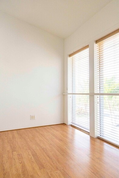 Building Photo - 2936 Florida Blvd