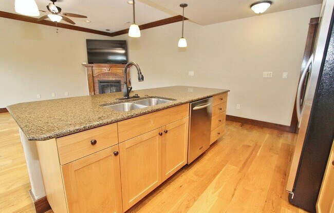 Building Photo - Patio Home in Downtown Eagle!