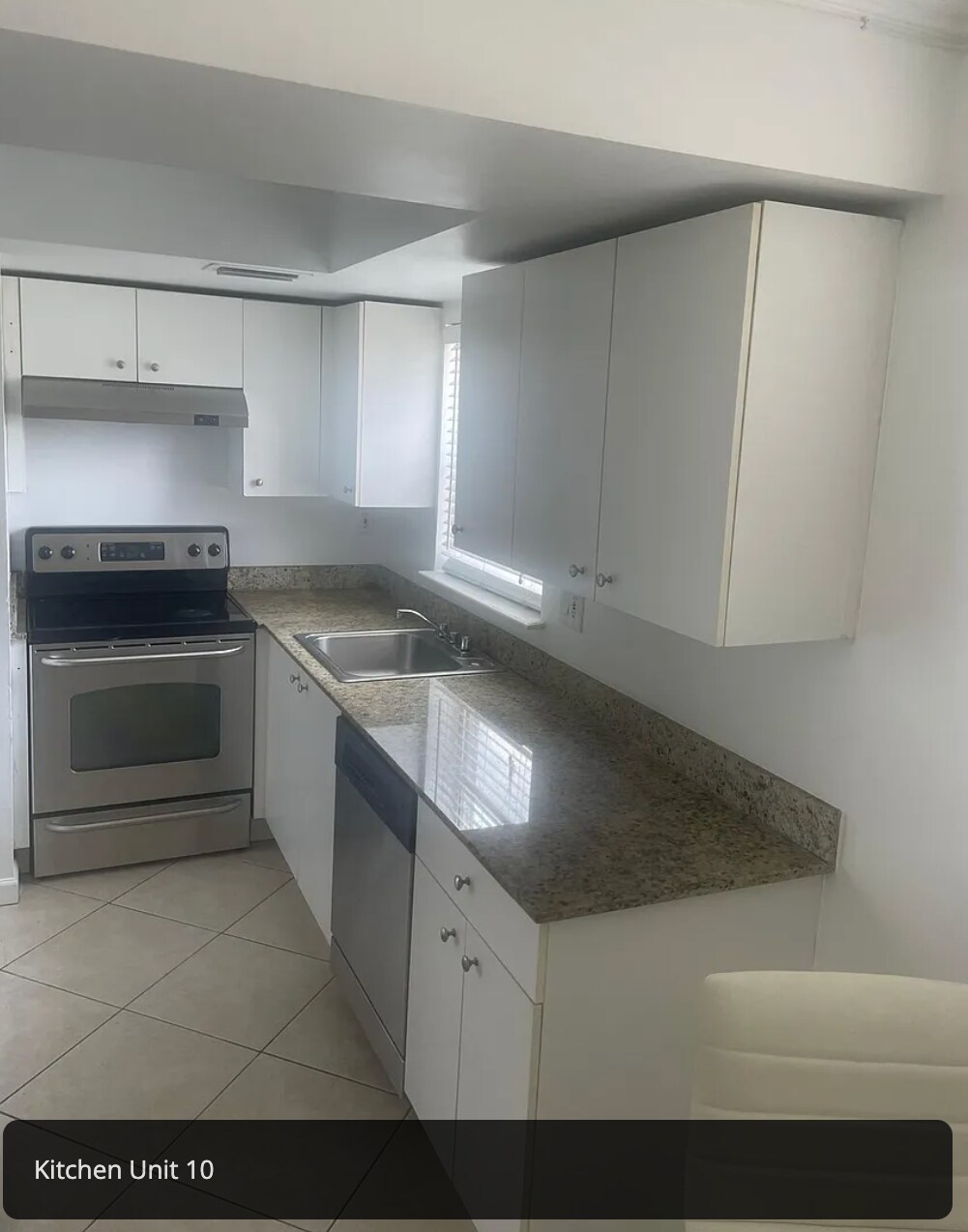 kitchen left side - 8 SE 19th Ave