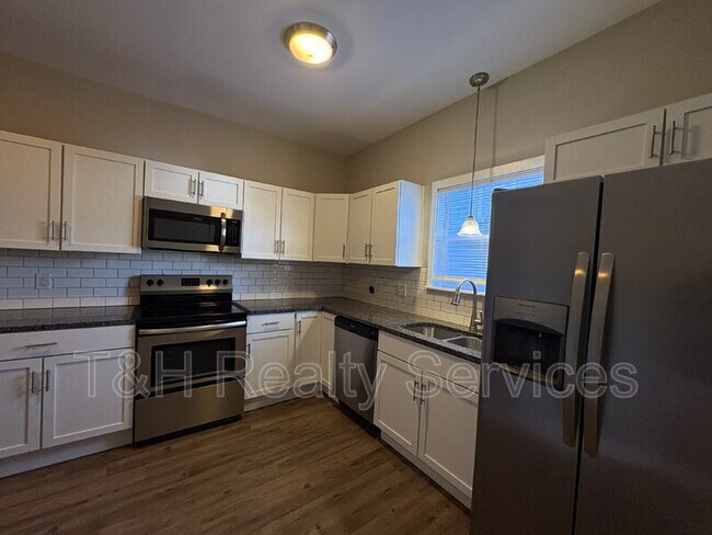 Building Photo - 635 Jefferson Ave