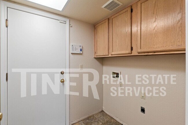 Building Photo - 4627 Forrester Way