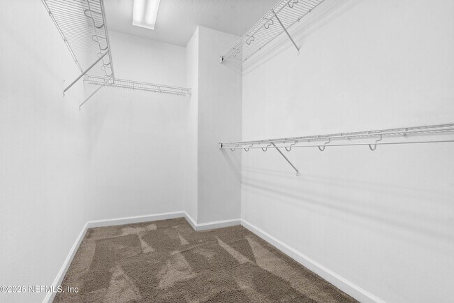 Building Photo - 3897 Lionheart Dr