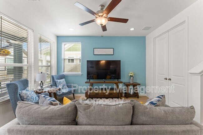 Building Photo - 2119 Hofstaat