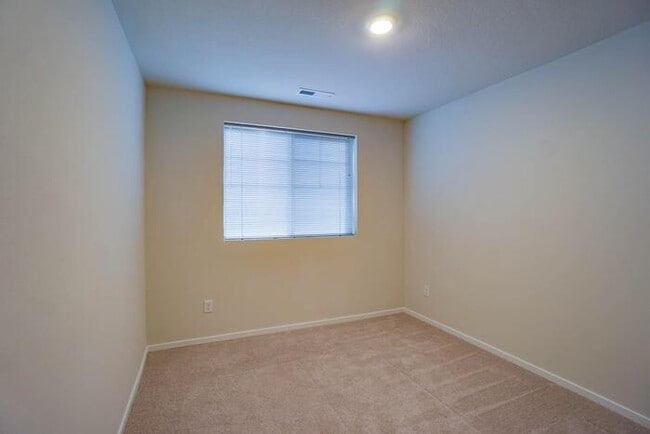 Building Photo - 5824 NE 80th Ct