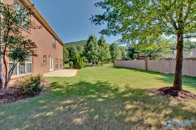 Building Photo - 2801 Centerridge Rd SE