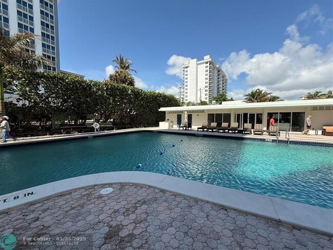 Building Photo - 345 N Fort Lauderdale Beach Blvd